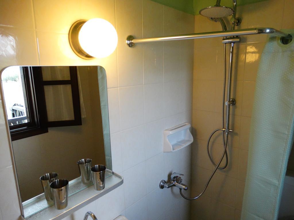 Karpetis A Paradise Apartment *